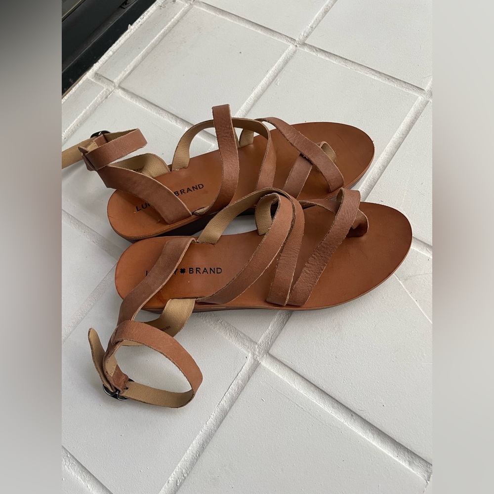 Lucky Brand size 8.5 sandals